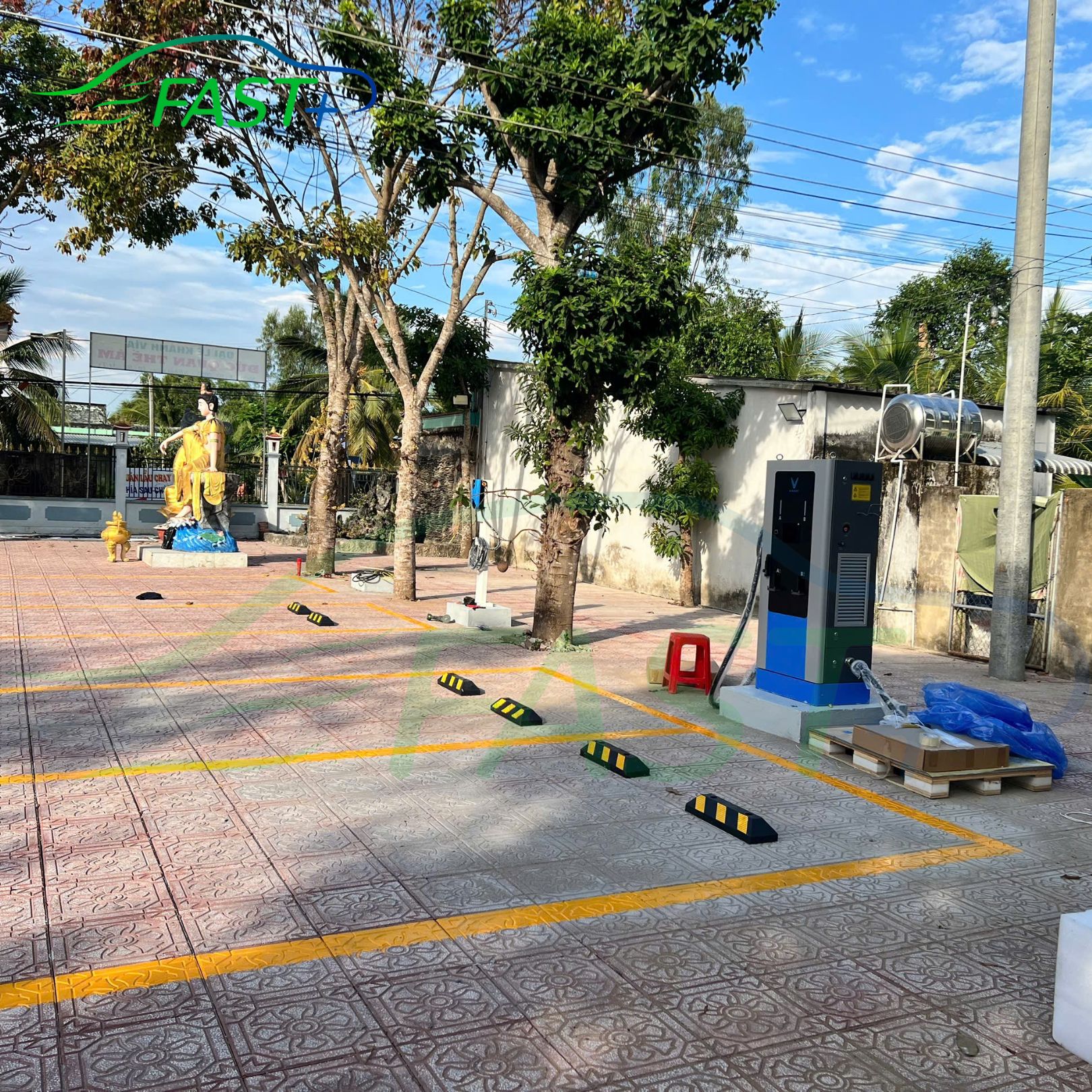 SẠC ĐIỆN TÂM TỪ – TRẠM SẠC ĐẶC BIỆT TẠI CHÙA QUAN ÂM Nơi năng lượng từ bi được gửi đi trong từng nhịp sạc