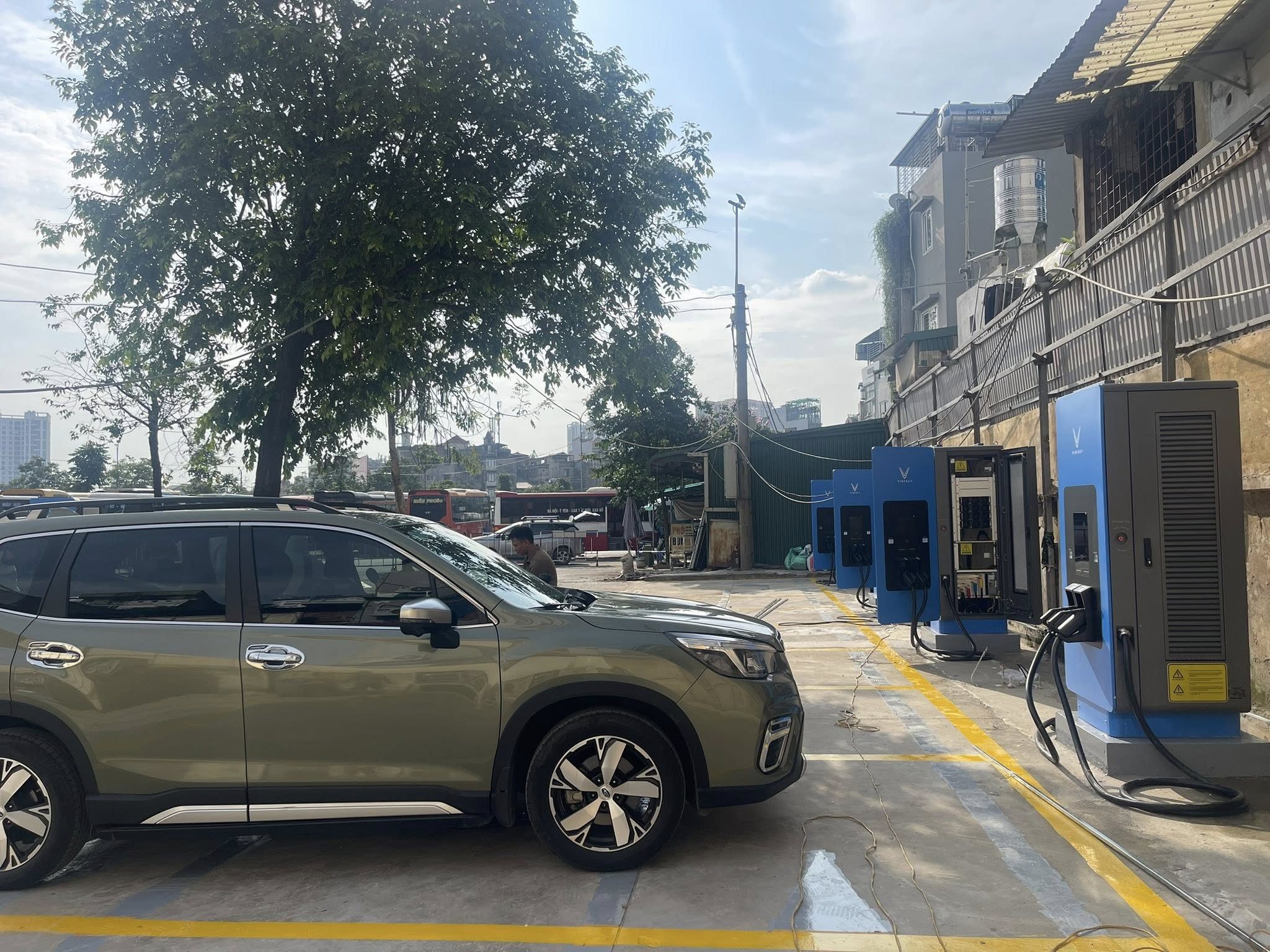 FAST+ CHÍNH THỨC KHAI TRƯƠNG TRẠM SẠC 40 SÚNG SẠC TẠI BẾN XE GIÁP BÁT!