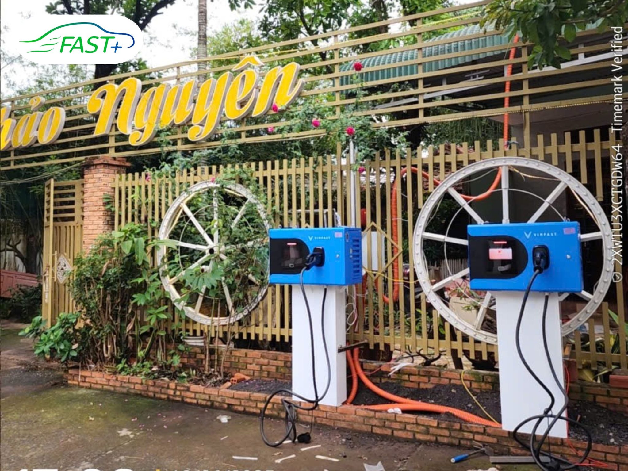 🌱☕ TREND MỚI BÙNG NỔ 2025: MỞ QUÁN CÀ PHÊ, LẮP TRẠM SẠC XE ĐIỆN!