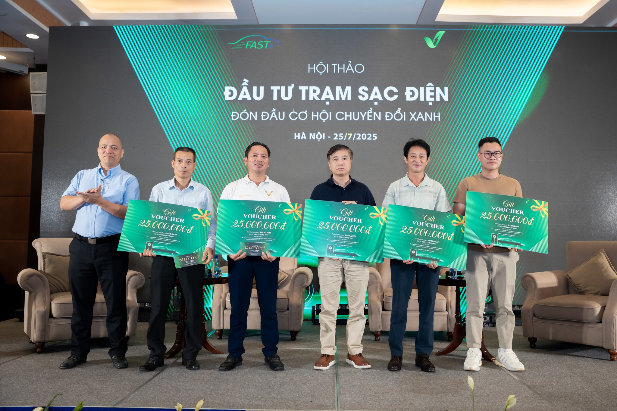 TỔNG KẾT THÀNH CÔNG HỘI THẢO ĐẦU TƯ TRẠM SẠC – ĐÓN ĐẦU CƠ HỘI CHUYỂN ĐỔI XANH