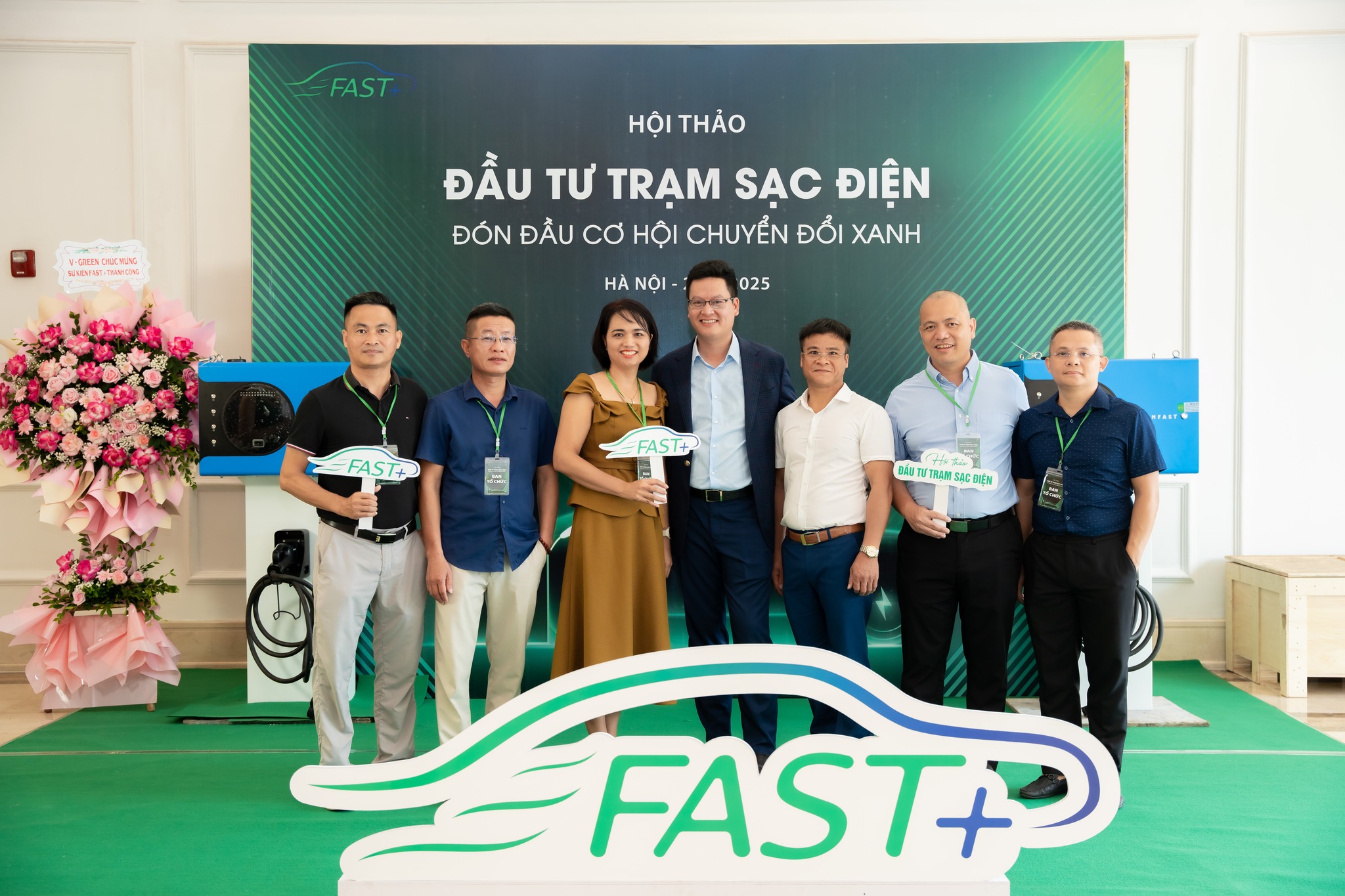 TỔNG KẾT THÀNH CÔNG HỘI THẢO ĐẦU TƯ TRẠM SẠC – ĐÓN ĐẦU CƠ HỘI CHUYỂN ĐỔI XANH