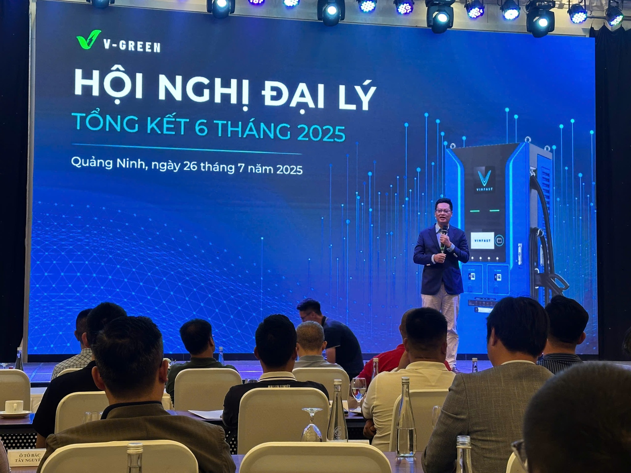 FAST+ VINH DỰ ĐẠT TOP 1 DOANH THU TRẠM SẠC NHƯỢNG QUYỀN TRONG 6 THÁNG ĐẦU NĂM 2025