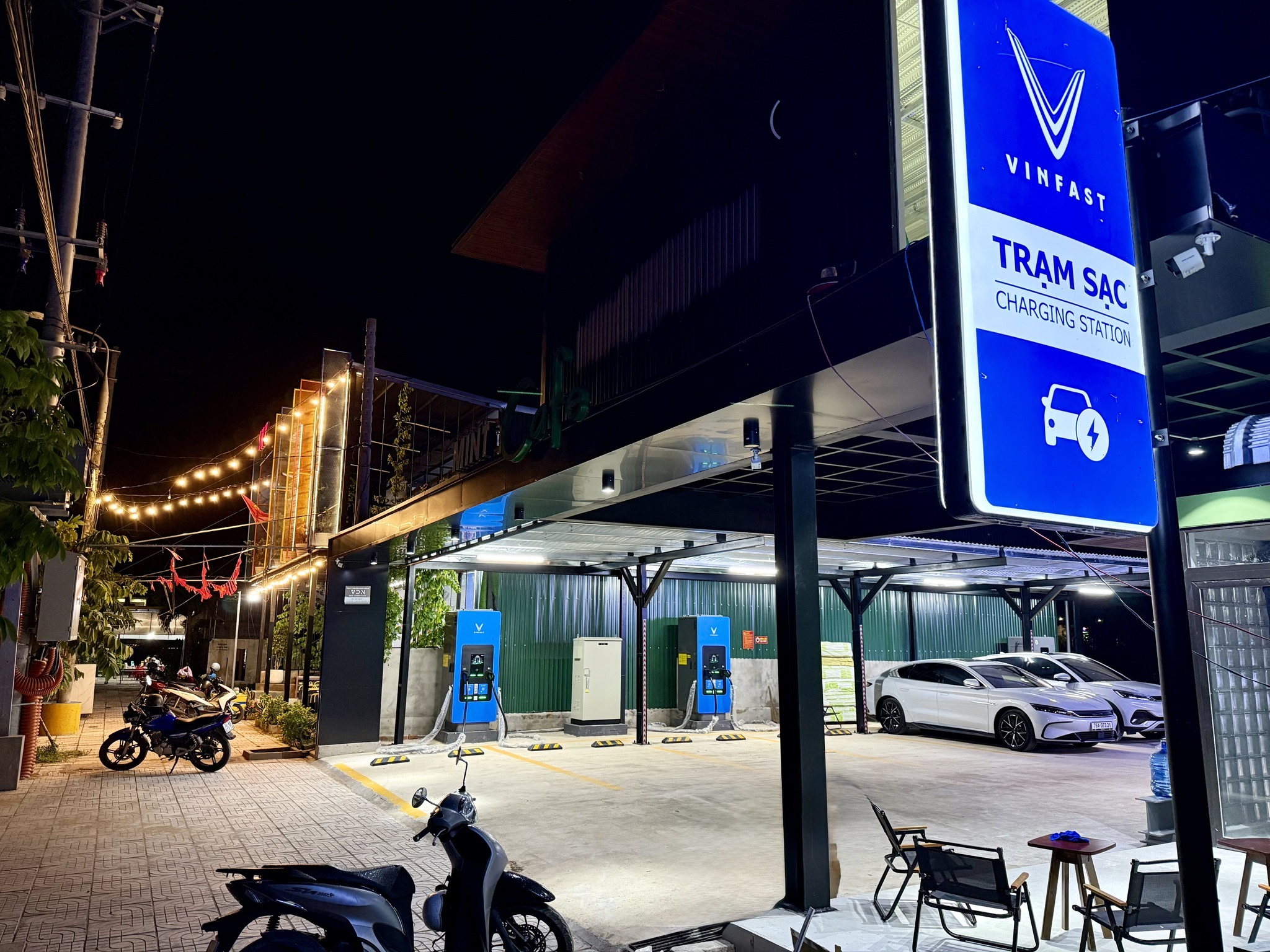 THẾ NÀO LÀ MỘT TRẠM SẠC SANG – XỊN – MỊN?