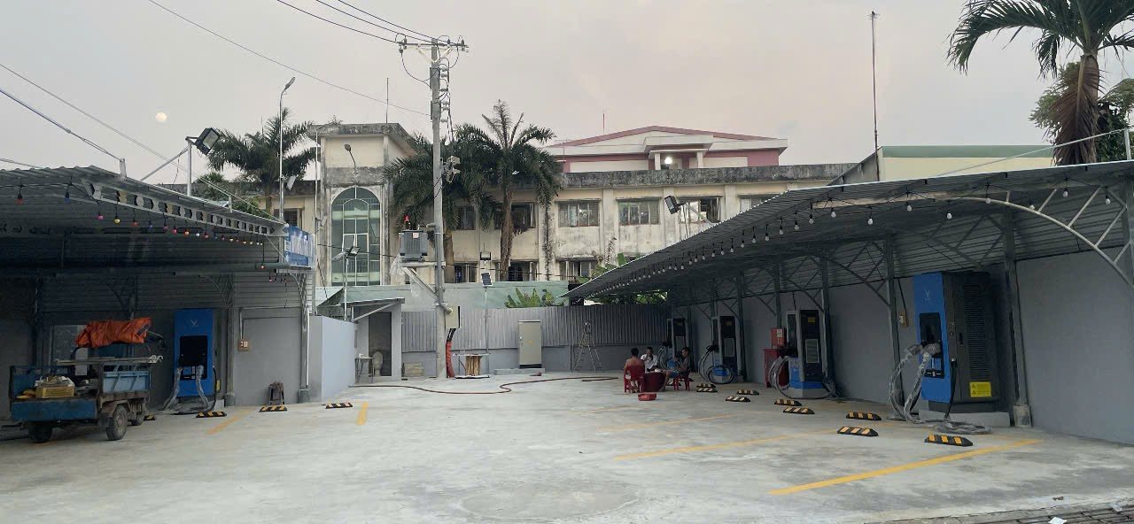 NGÀY LÀM VIỆC ĐẦU NĂM – FAST+ LẮP ĐẶT VÀ ON HÀNG CHỤC TRẠM SẠC TRÊN TOÀN QUỐC!