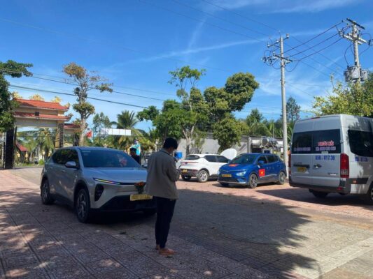 TẾT VỀ – TRẠM SẠC SÁNG ĐÈN, THÊM NHIỀU NIỀM VUI ĐƯỢC THẮP LÊN TRONG MÁI CHÙA