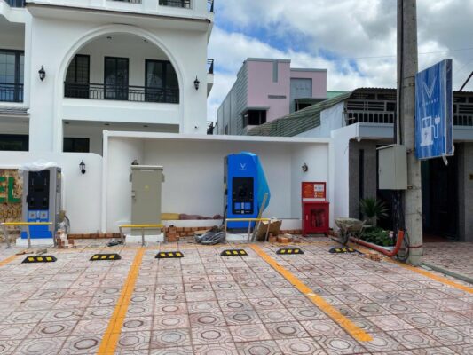 FAST+ TĂNG TỐC TRIỂN KHAI HƠN 170 TRỤ SẠC TRÊN TOÀN QUỐC KỊP ON TRƯỚC TẾT