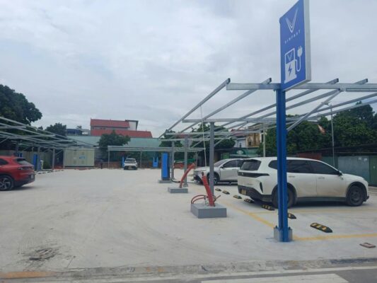 FAST+ HOÀN THÀNH SIÊU TRẠM SẠC 09 TRỤ DC 120kW TẠI CỬA NGÕ NỘI BÀI.