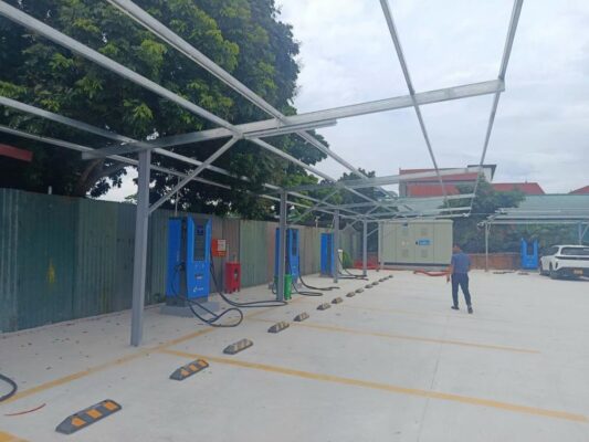 FAST+ HOÀN THÀNH SIÊU TRẠM SẠC 09 TRỤ DC 120kW TẠI CỬA NGÕ NỘI BÀI.