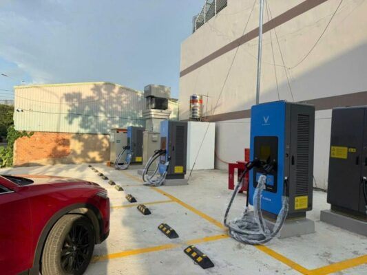 HƯỚNG TỚI ĐẠI LỄ 2/9 – FAST+ TĂNG TỐC HOÀN THIỆN HÀNG LOẠT TRẠM SẠC, SẴN SÀNG PHỤC VỤ NHỮNG HÀNH TRÌNH XANH!